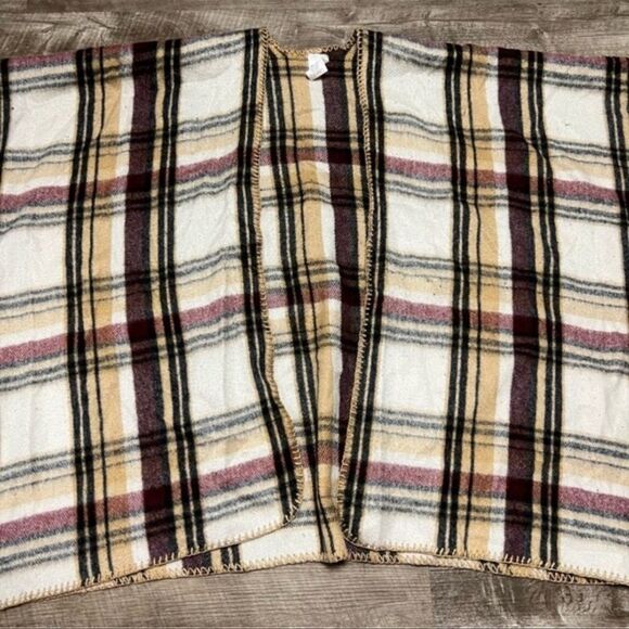 Woolrich Plaid Shawl One Size - Picture 2 of 3